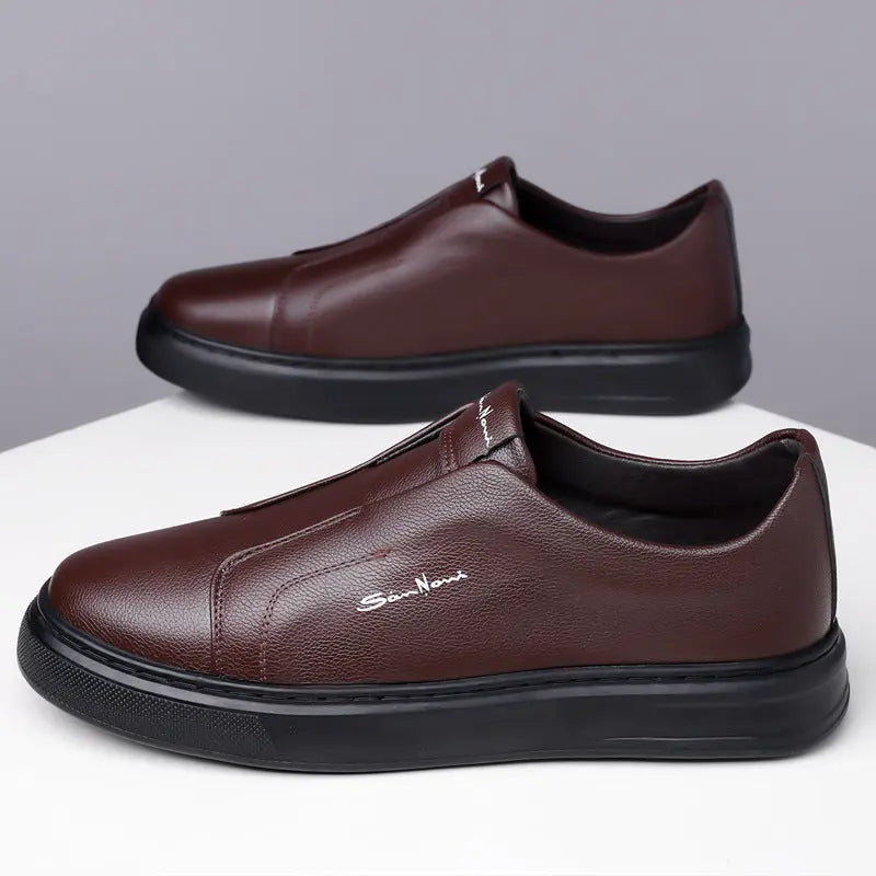 Sneakers with a casual style and anti slip lace up flat bottom with soft sole and soft surface can be easily kicked with one foot eprolo