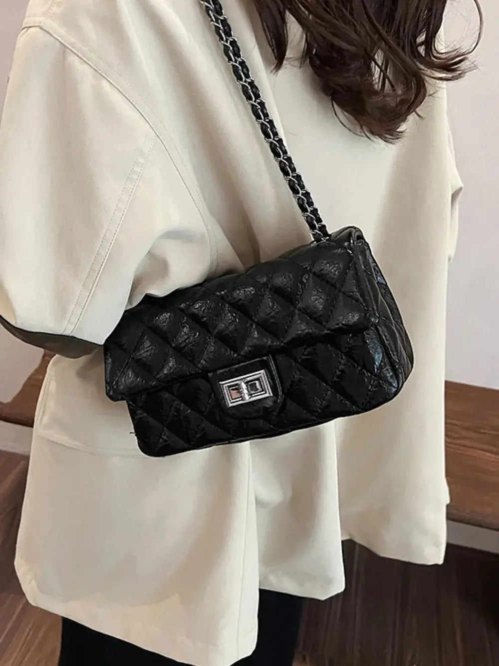 Rhombus Twist-Lock Shoulder Bag eprolo