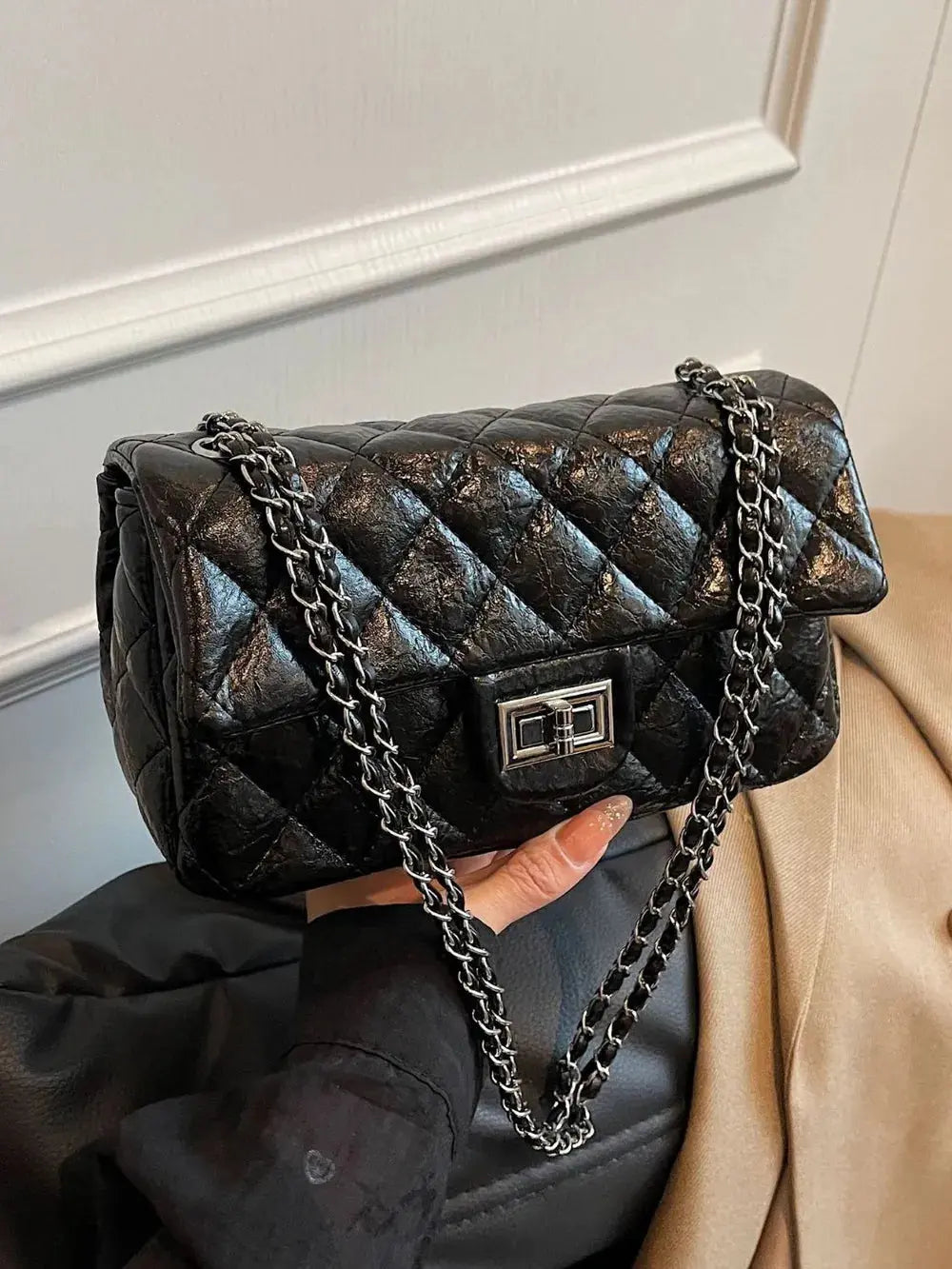 Rhombus Twist-Lock Shoulder Bag eprolo